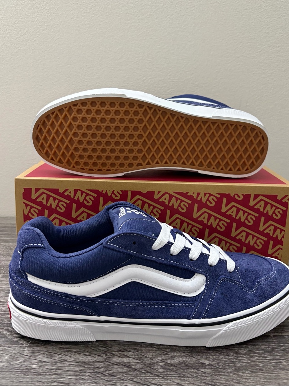 Men's Size 10.5 Vans Men's Lace Up Casual Blue Sneakers